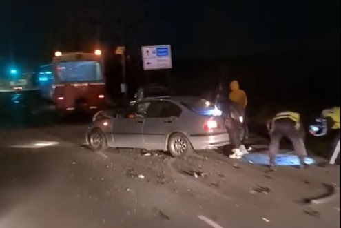 Разсеяна шофьорка прати двама бургаски полицаи в болница