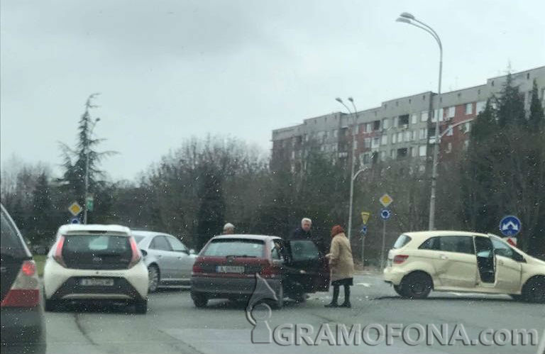 Катастрофа на кръговото до „Мираж“, внимавайте