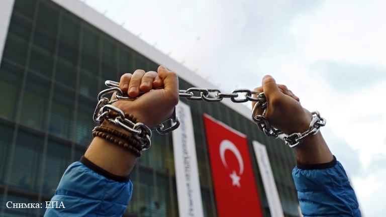 Нови масови арести в Турция