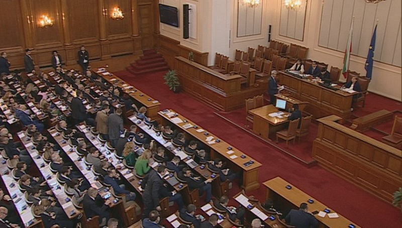 Парламентът днес няма да обсъжда предложенията за оказване на помощ за Украйна