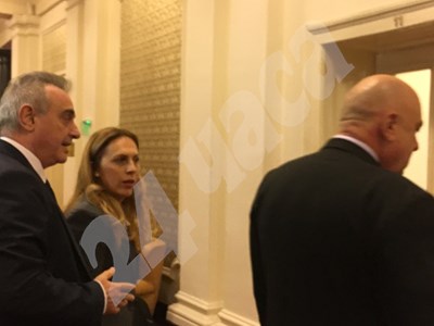 Марияна Николова, която ще смени Валери Симеонов, вече е в парламента 
