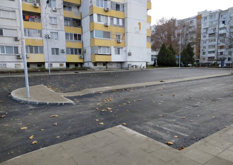 Нов паркинг с 50 места се появи в „Братя Миладинови“