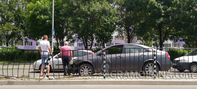 Ямболия се заби в мантинелата до МОЛ Галерия