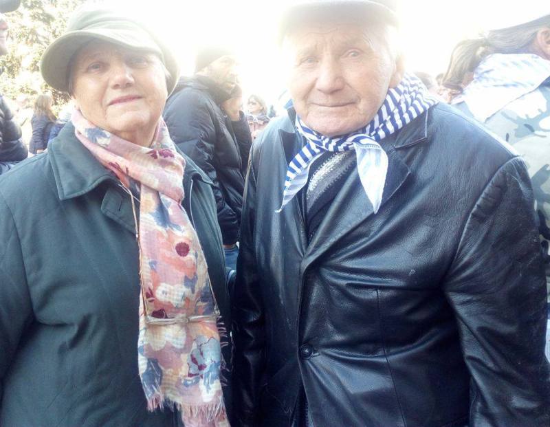 Вижте именика, който навъртя 99 години, пиейки мляко с мед