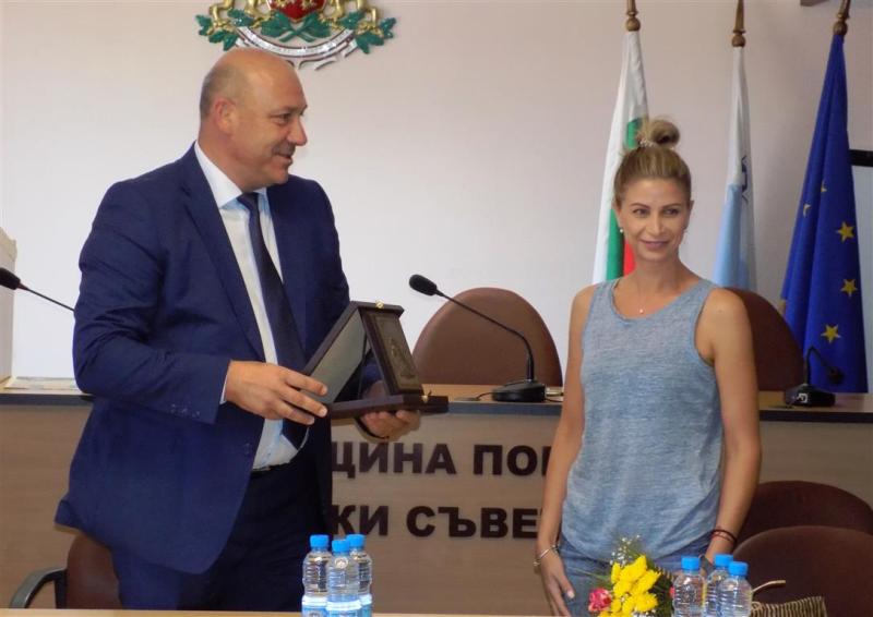 Икона от Поморие ще бди над новите златни момичета