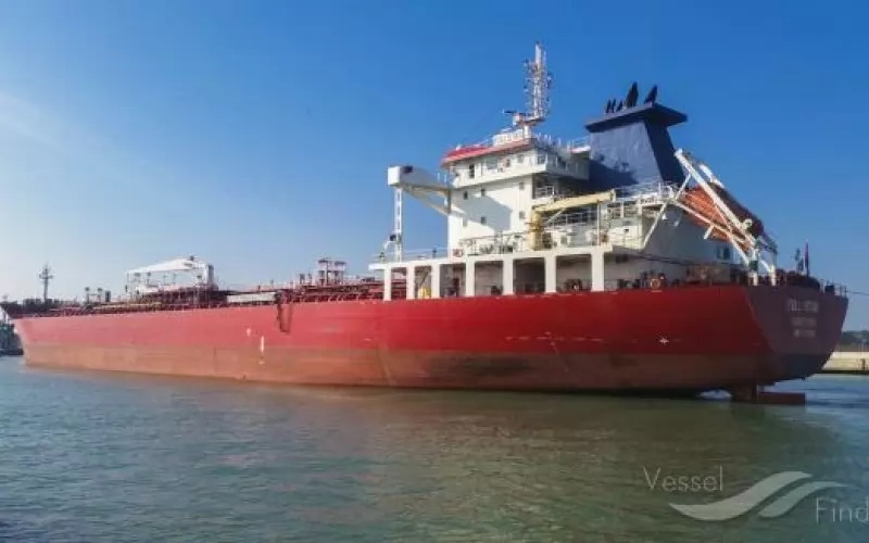 Танкери преминаха протока въпреки блокадата