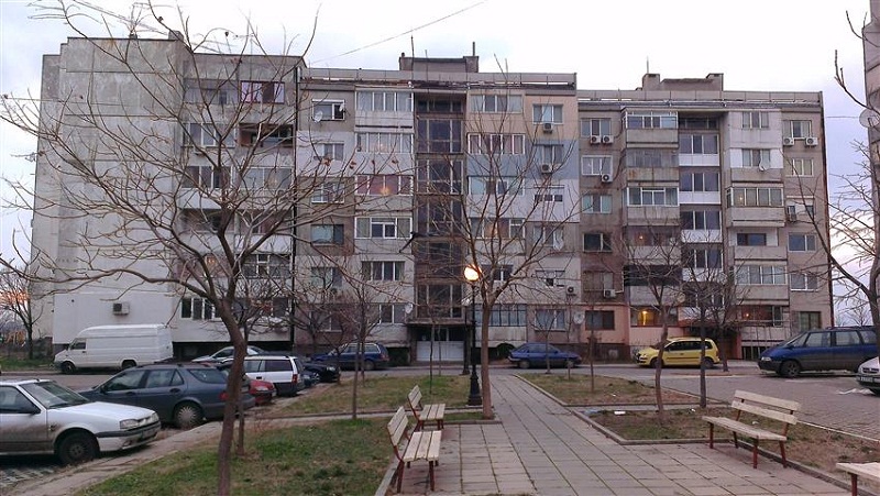 Половината блокове в Поморие в процедура по безплатно саниране