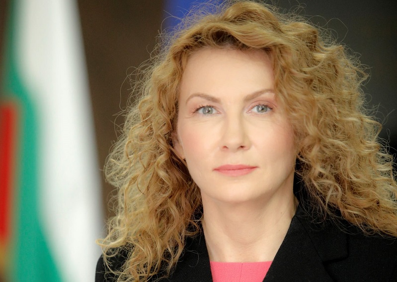 Деница Николова: С какви темпове работят МРРБ и АПИ за ключови пътни проекти в област Бургас?