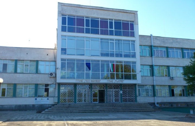 Руснак на хапчета видя миниране на Немската гимназия в Бургас
