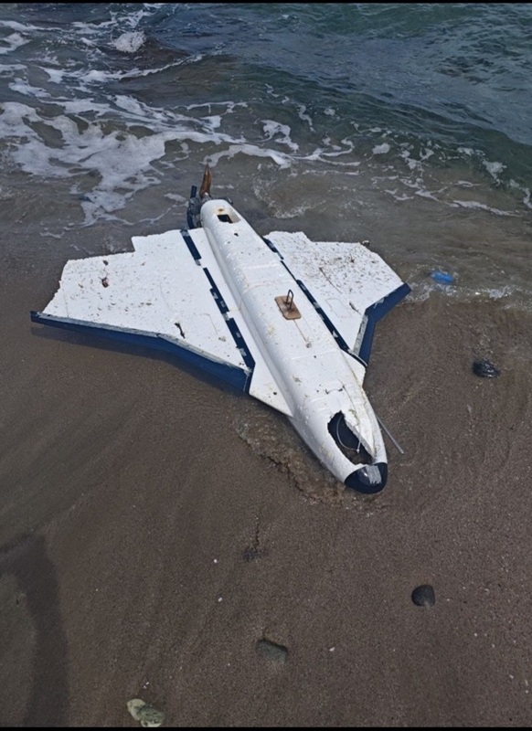 Екип от ВМС транспортира до Военноморската база дрон, открит край Ахтопол