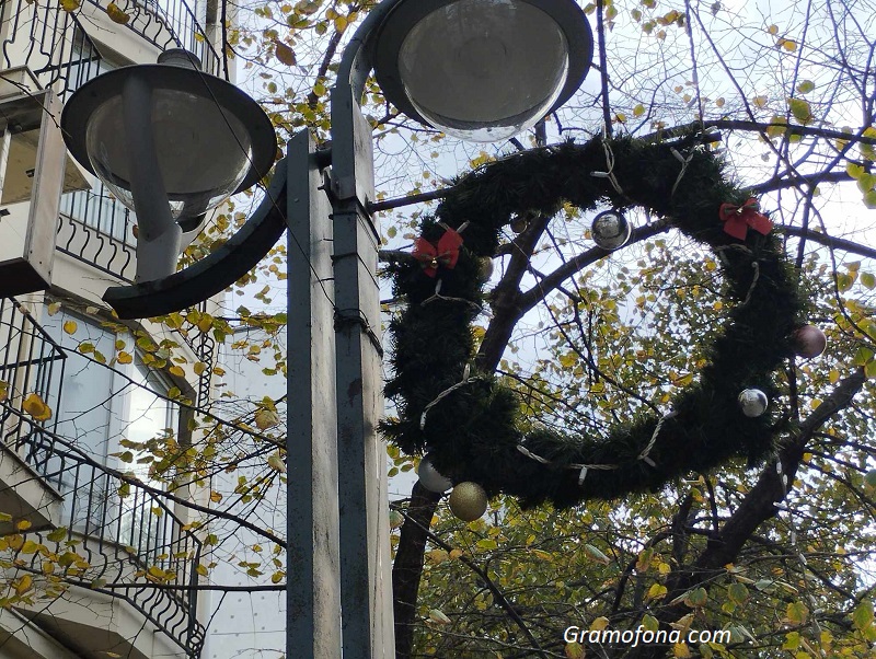 Бургас се подготвя за коледните и новогодишните празници