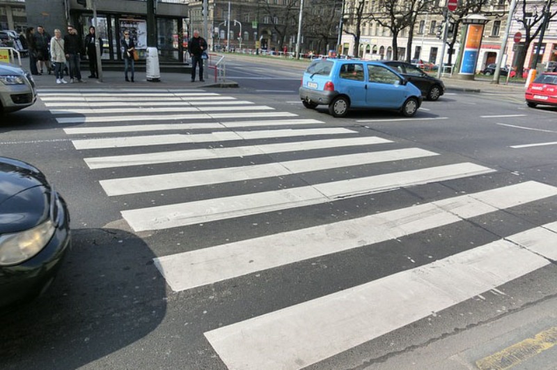 Парламентът реши: Пешеходецът не носи отговорност при катастрофа на пътека