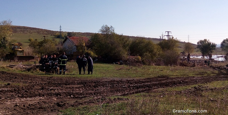 Втори ден без следа от Стоянка, изчезнала при бедствието в Черни връх