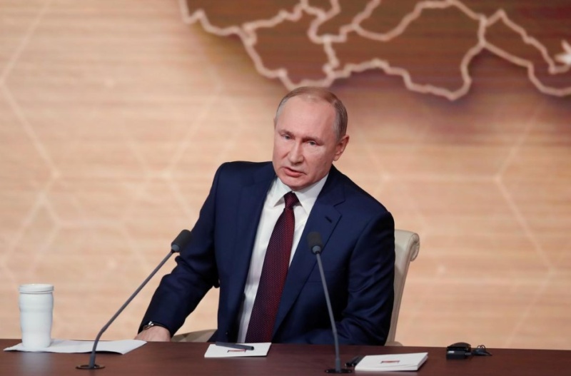   Рейтингът на Владимир Путин с исторически минимум