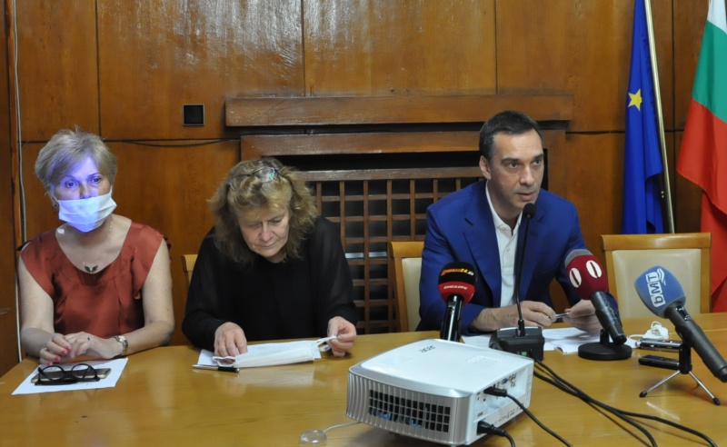 55-годишна жена и 32-годишен мъж са двамата нови с коронавирус в Бургас