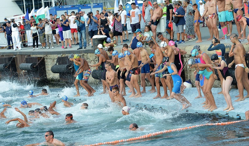 Плувният маратон „Порт Бургас“ вече е в календара на Световната федерация