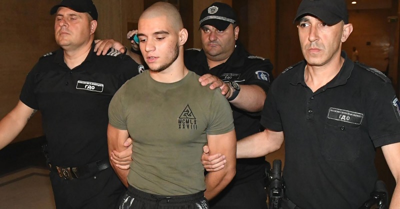 Прокурорският син от Перник счупил с юмрук носа на мъж от Созопол миналото лято