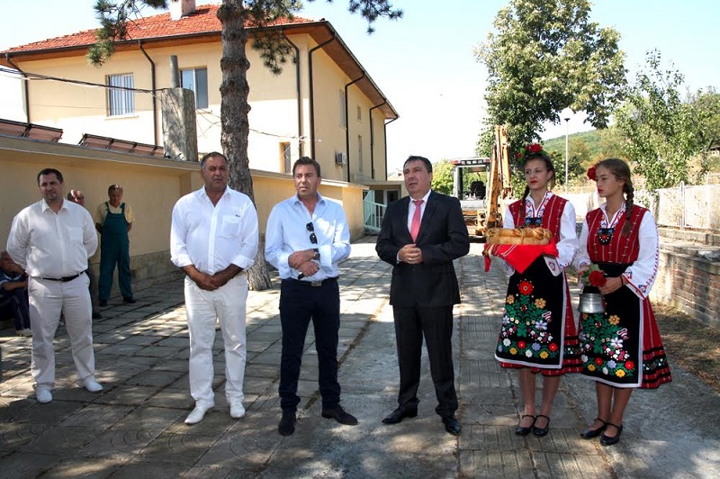 Дом за стари хора и детска площадка строят в Кошарица