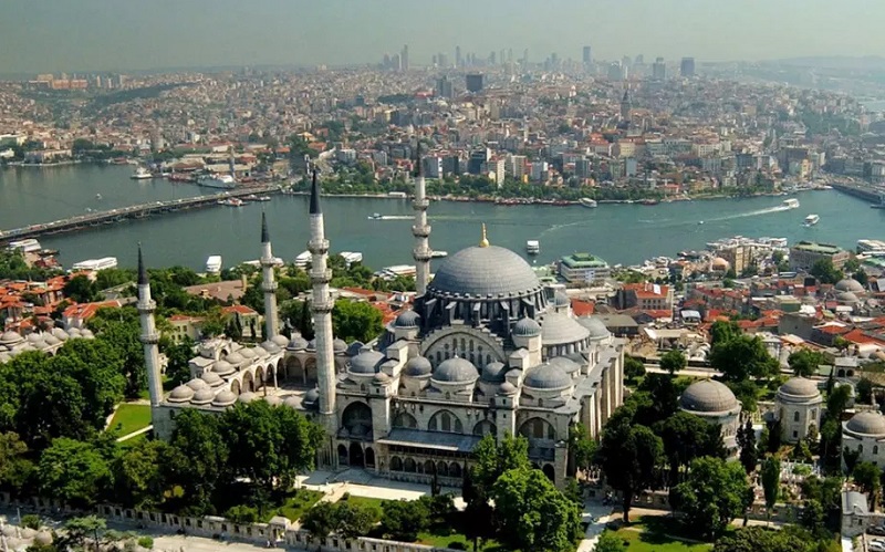 Турски сеизмолог с кошмарна прогноза: Трус от 9 по Рихтер може да удари Истанбул
