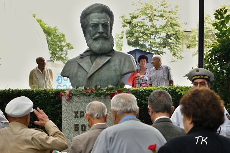 Почитаме Ботев и загиналите за свободата и независимостта на България