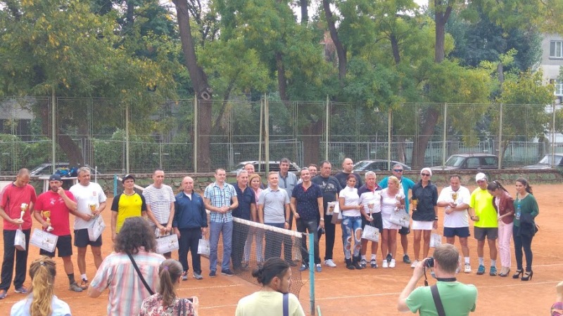 Купите вече са при победителите в тенис турнира на ГЕРБ „Burgas open”