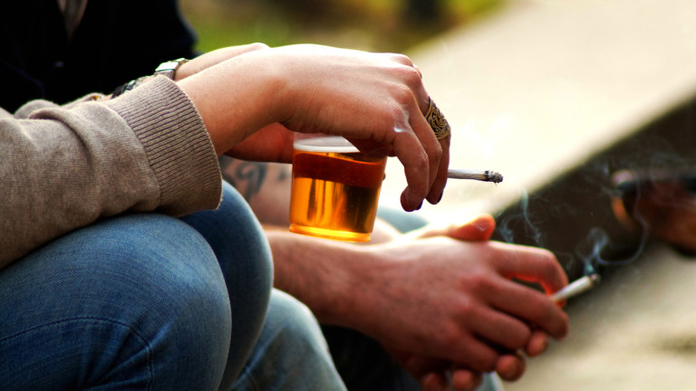 Забранява се употребата на алкохол и тютюневи изделия от деца