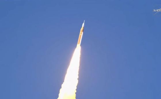 НАСА изпрати 4 астронавти към Луната в историческия полет на Артемис 2