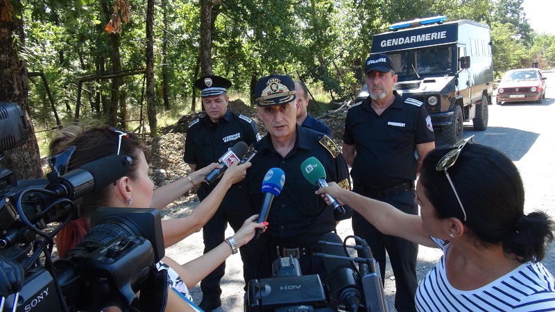 Стотици бежанци чакат на българо-турската граница