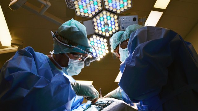 Няма да спират трансплантации, онколечение и ин витро