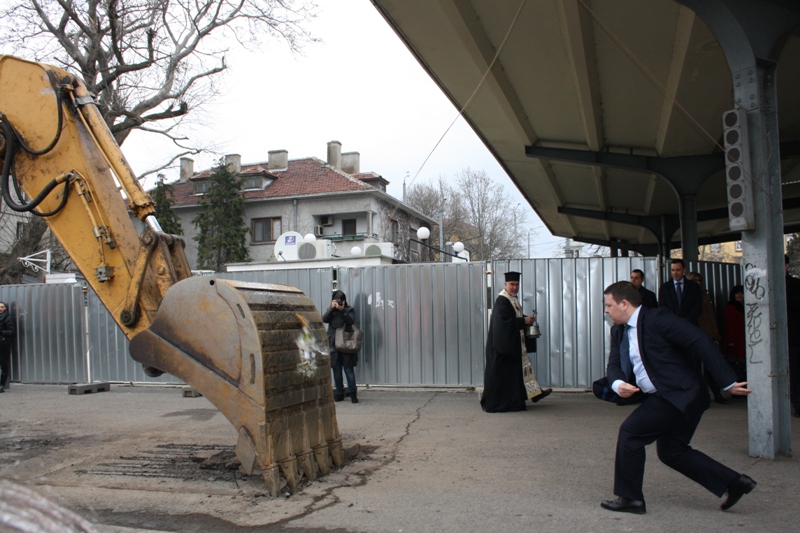 Шампанско се разля на бургаската гара