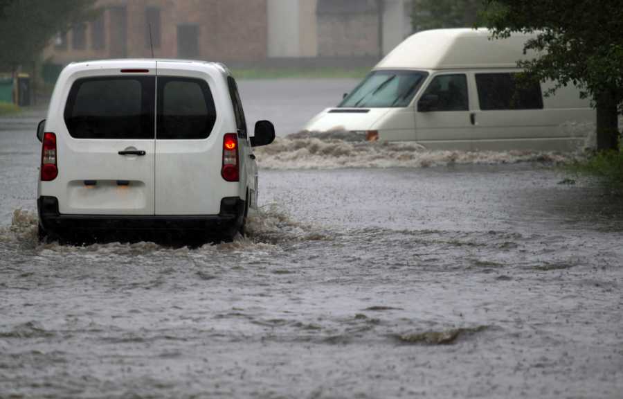 Воден ужас в Албания