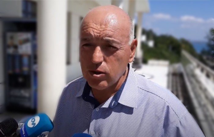 Бургаски туроператор се оплаква от служебни министри