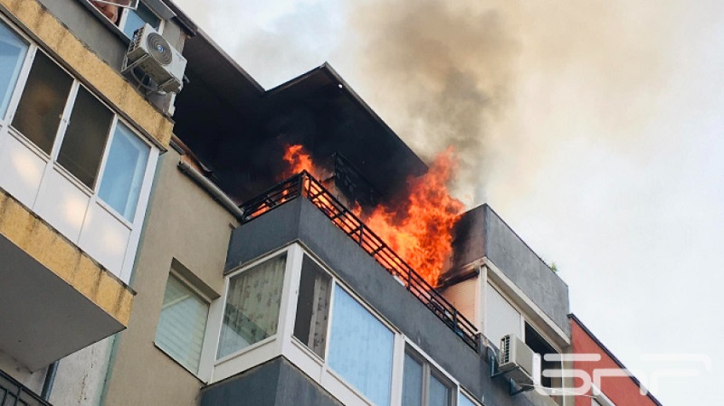 Пожар в апартамент в „Меден рудник“