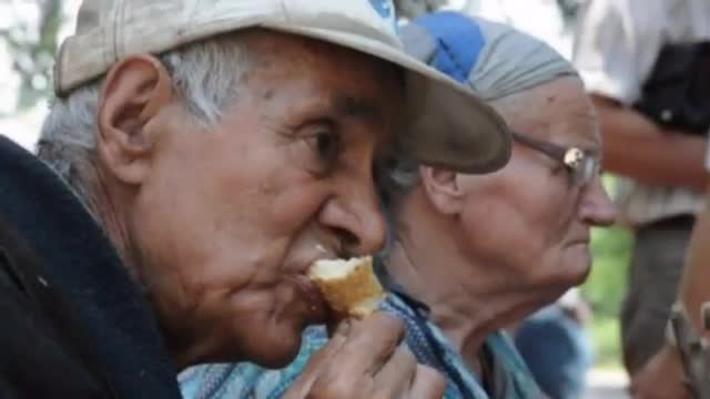 Лудост на старини: 90-годишен се разведе заради секс  