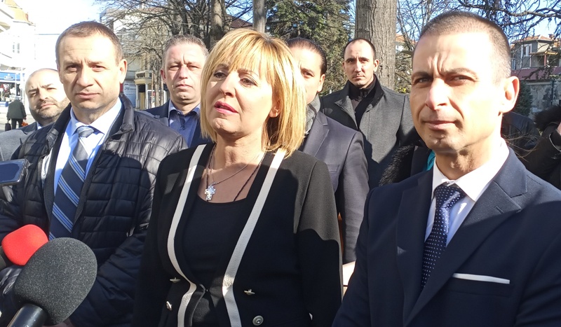 Мая Манолова в Бургас: Стартът на кампанията е началото на края на модела на чекмеджето на Борисов