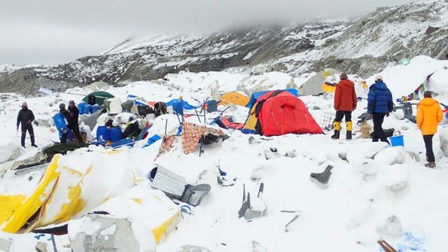 Снежна буря уби 8 алпинисти в Непал