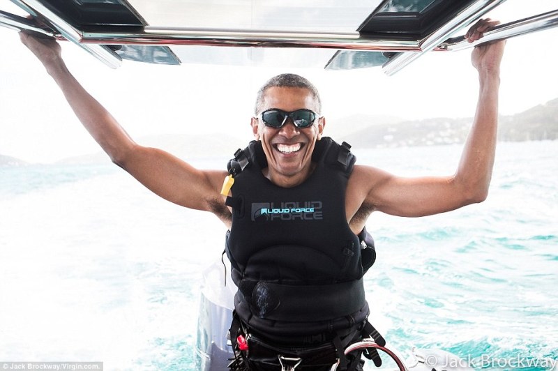 Барак Обама се забавлява на частен остров