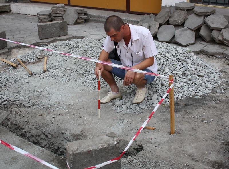 Пропаднала улица в Бургас разкри арка от преди век