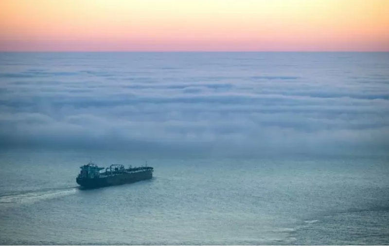 Танкер, превозващ руско гориво за Куба, промени курса си