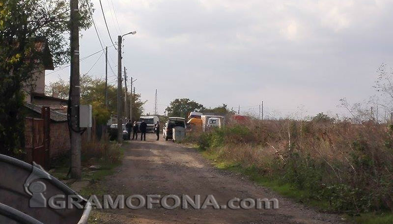 Майка и дъщеря са убитите в Долно Езерово, убиецът тормозил по-младата жена