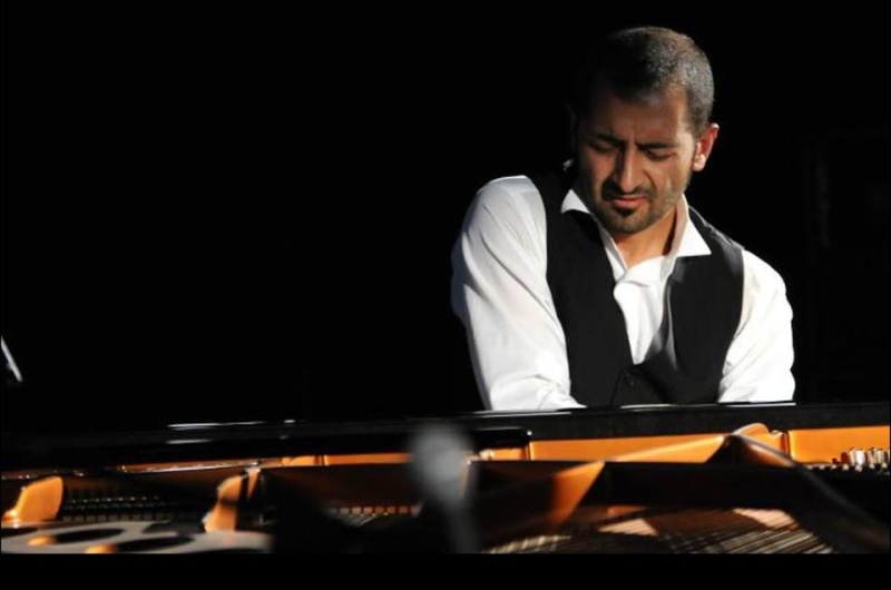 Живко Петров представя „Музика за пиано“ във Флората