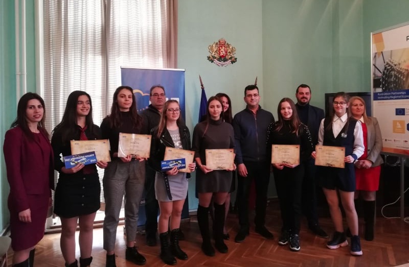 Ученици от Бургаско отиват в Брюксел като награда от евродепутат