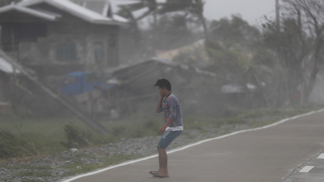 Най-малко 25 души са загинали на Филипините заради тайфуна „Мангхут”