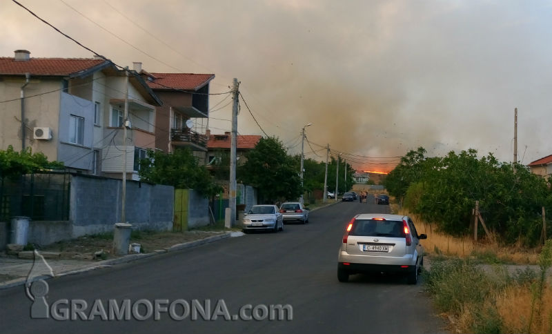 В Банево събират доброволци, за да помагат на пожарникарите