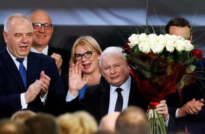 Управляващите спечелиха парламентарните избори в Полша