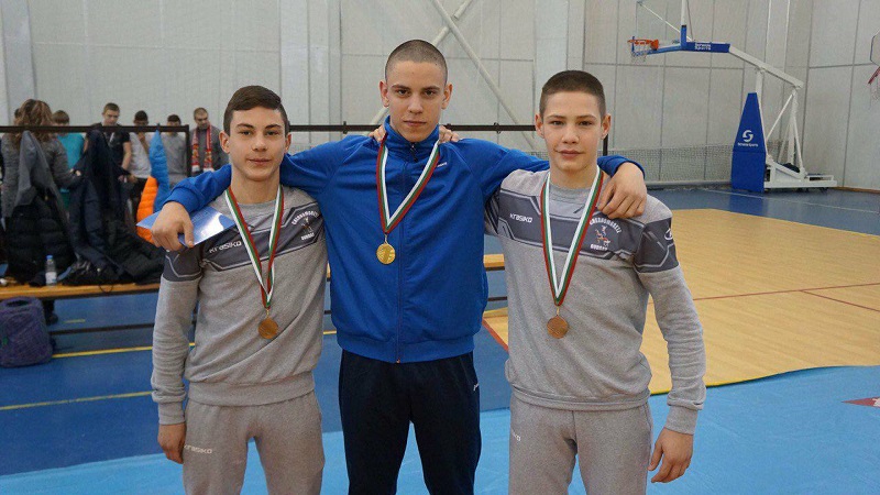 Борците на Черноморец със злато и два бронза от Държавното първенство за момчета