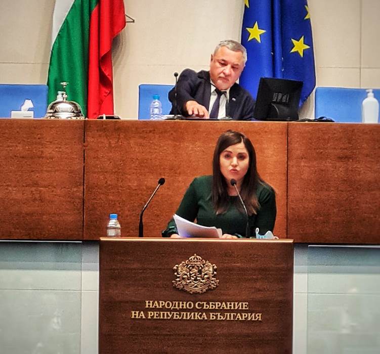 Галя Желязкова: Институциите трябва да са по-гъвкави при работа с младежта