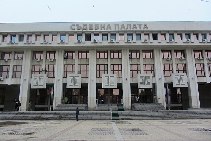 Ограничиха достъпа на граждани и журналисти до Съдебната палата в Бургас до 10 април