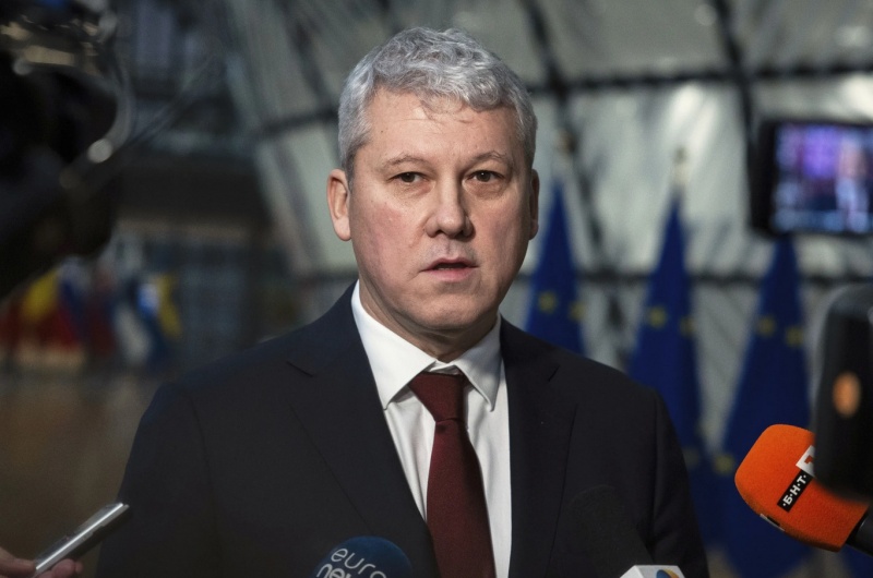 Румъния има временен премиер, назначен от временния президент