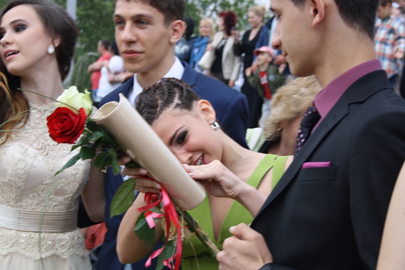 В нощта на баловете: "Тройката" избухна в цвят и емоции